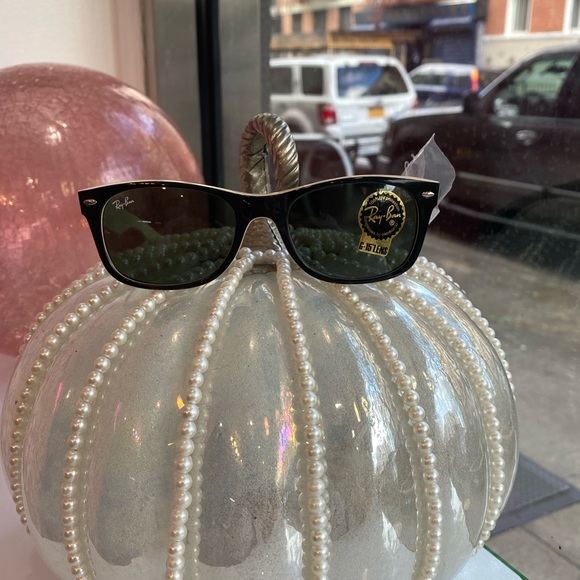 Model Ray-Ban R2132 - Picture 2 of 5